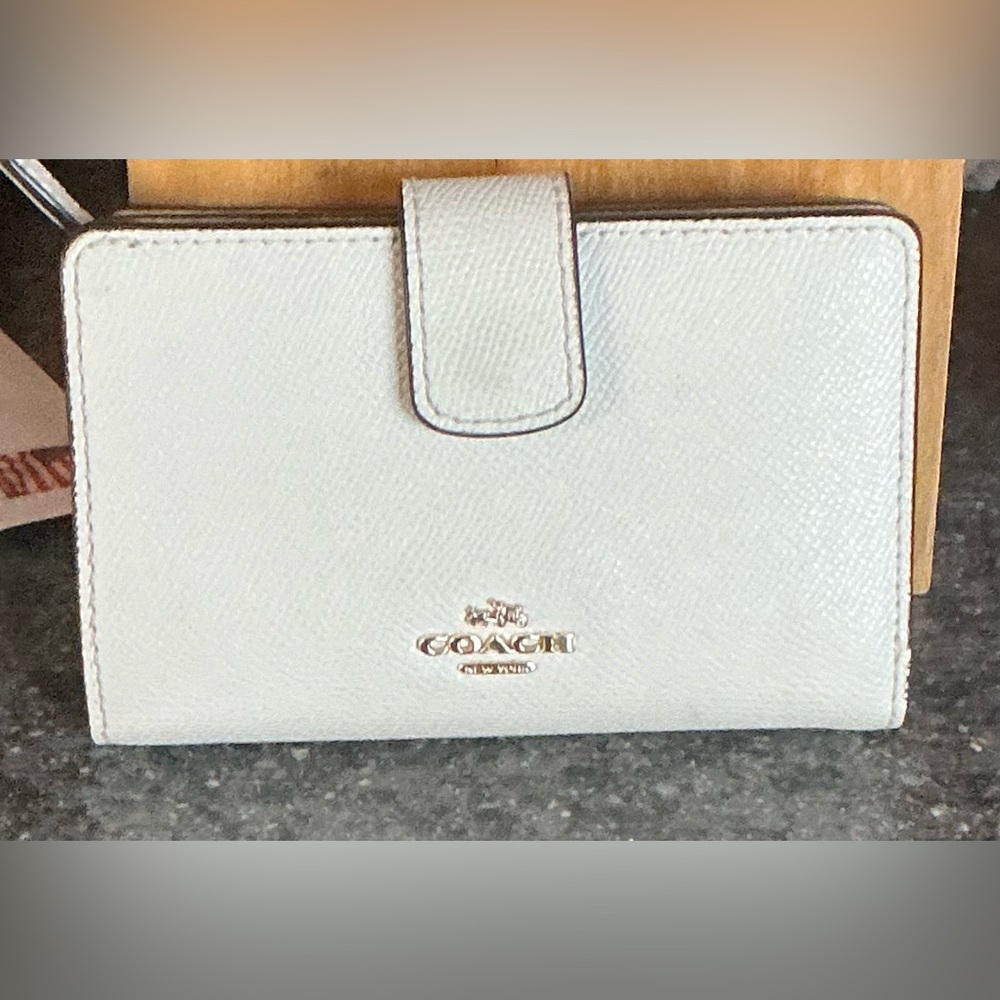Coach Women's Cream Leather Clutch